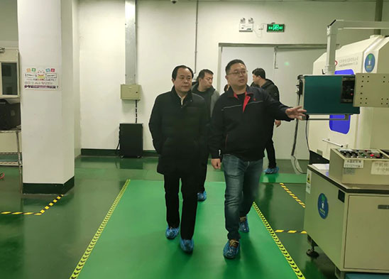 澗西區(qū)委書記、高新區(qū)黨工委書記謝峰到麥斯克電子調(diào)研慰問